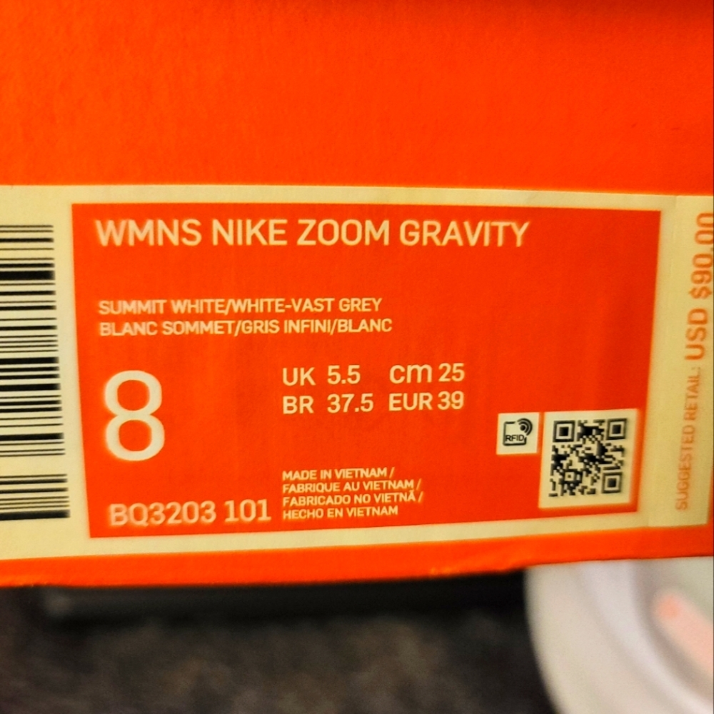 WMNS Nike Zoom Gravity Summit